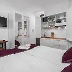 Aura 77 Zoliborz * Βαρσοβία