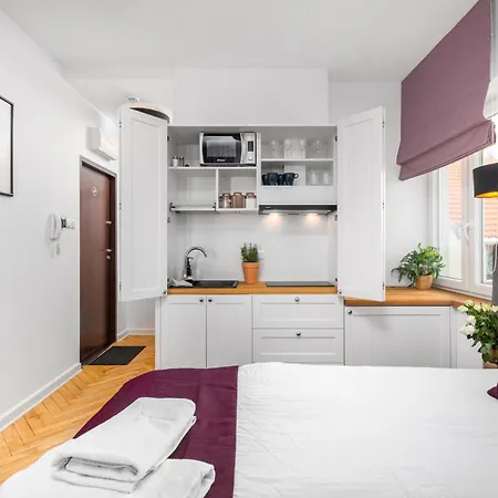 Aura 77 Zoliborz Varsovie
