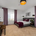 Aura 77 Zoliborz * Варшава